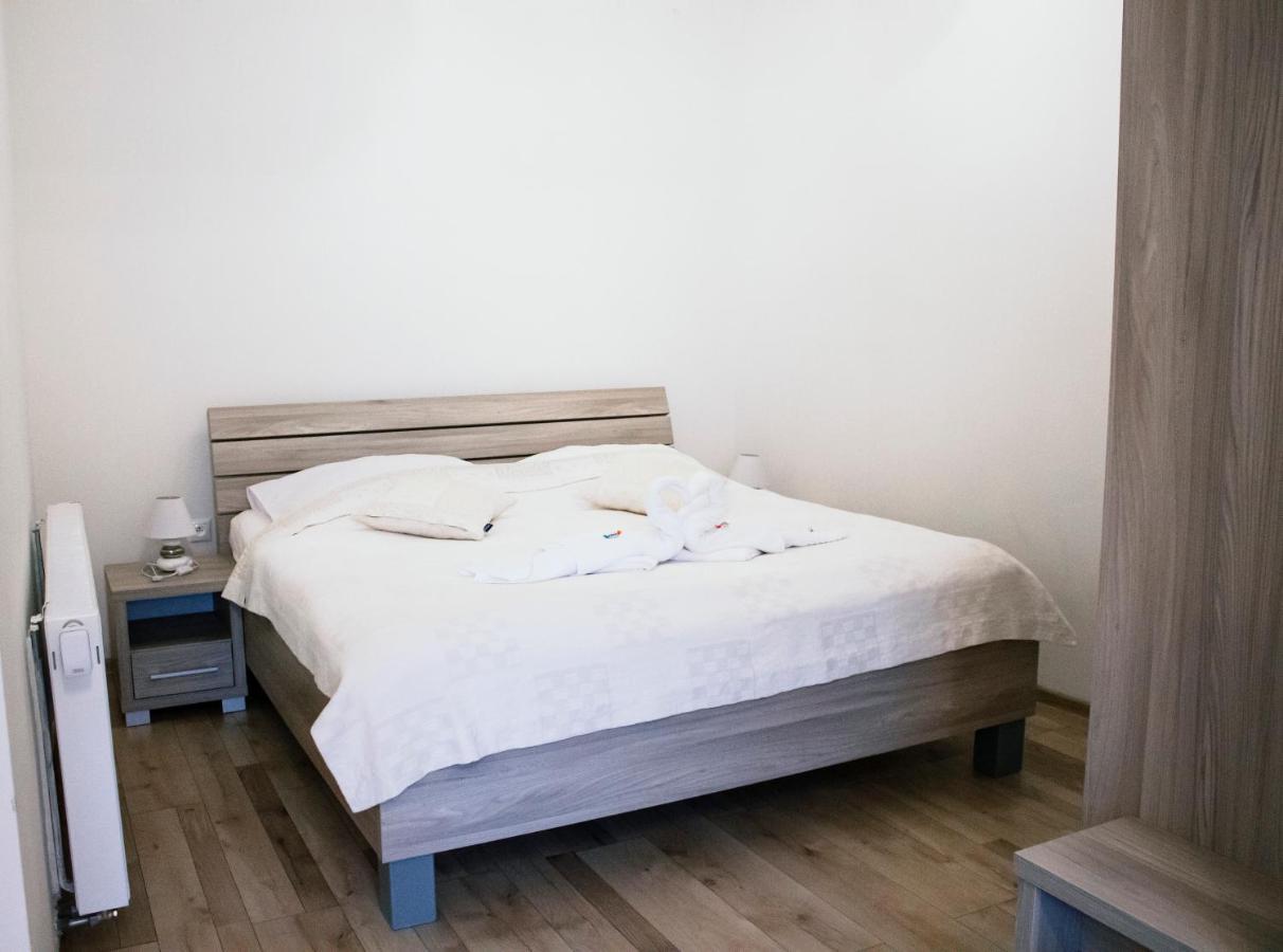 Penzion Anesis - Apartmany Turčianske Teplice Exteriör bild